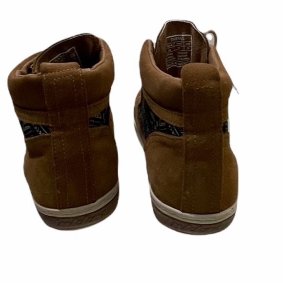 NWT- Inkkas Tan Suede camping boots. Size 12 - Picture 6 of 12